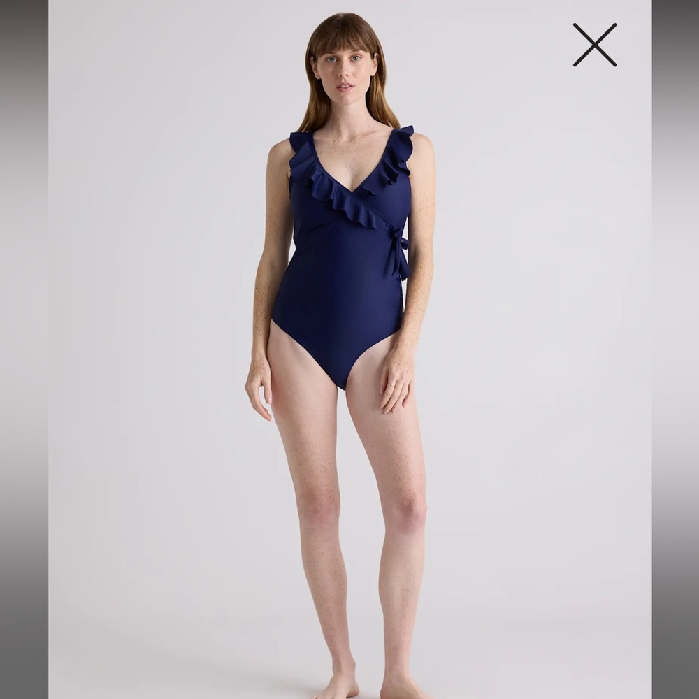 NWT QUINCE Italian Maternity One-Piece Ruffle Wrap Swimsuit Navy Blue large